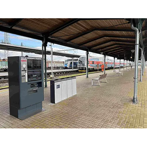 Na nádražích v Moravskoslezském kraji ožívají naše nové automaty na jízdenky. Cestování bude zase o něco snazší.