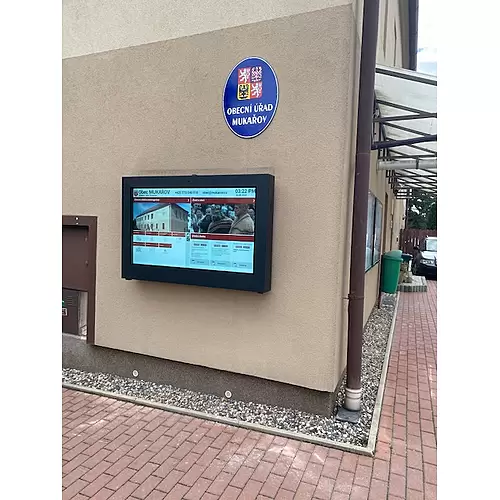 Venkovní nástěnný informační kiosek Toucan Wall 55